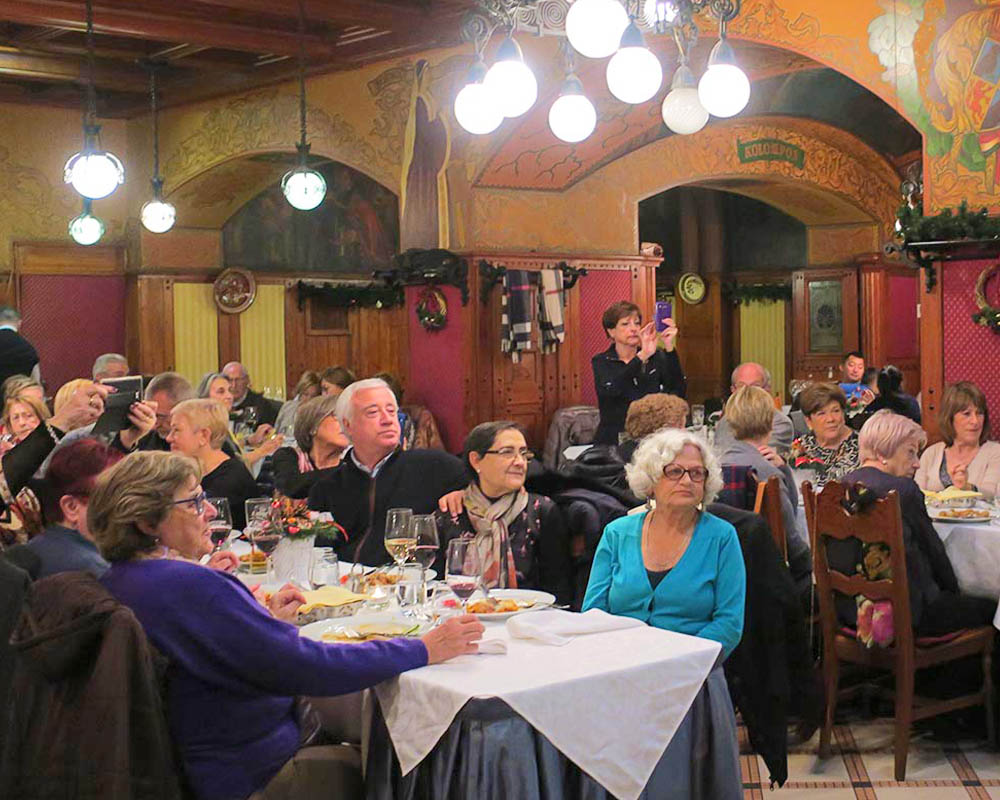 Viatges en grup,tot inclòs, sopar temàtic Budapest, gastronomia, tot inclòs, folklore, cultura, Mitic Viatges